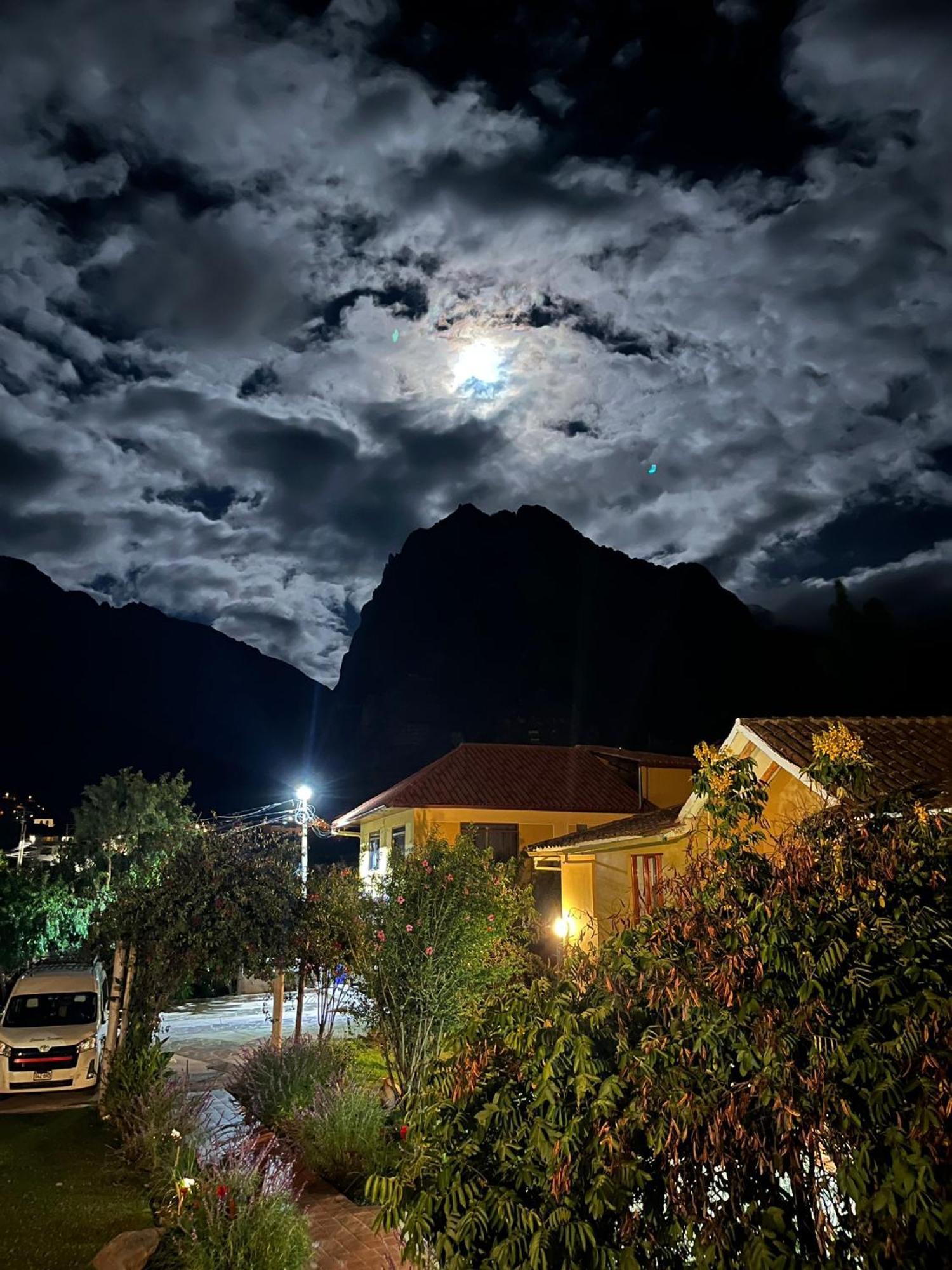 Tunupa Lodge Hotel أويانتيتامْبو المظهر الخارجي الصورة