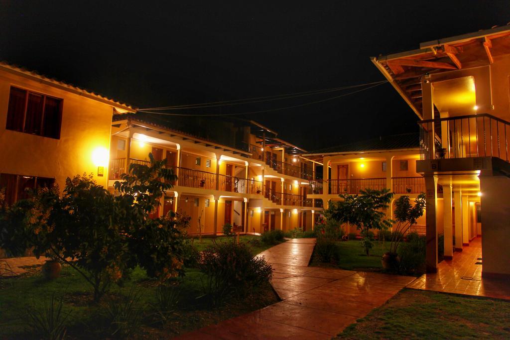 Tunupa Lodge Hotel أويانتيتامْبو المظهر الخارجي الصورة