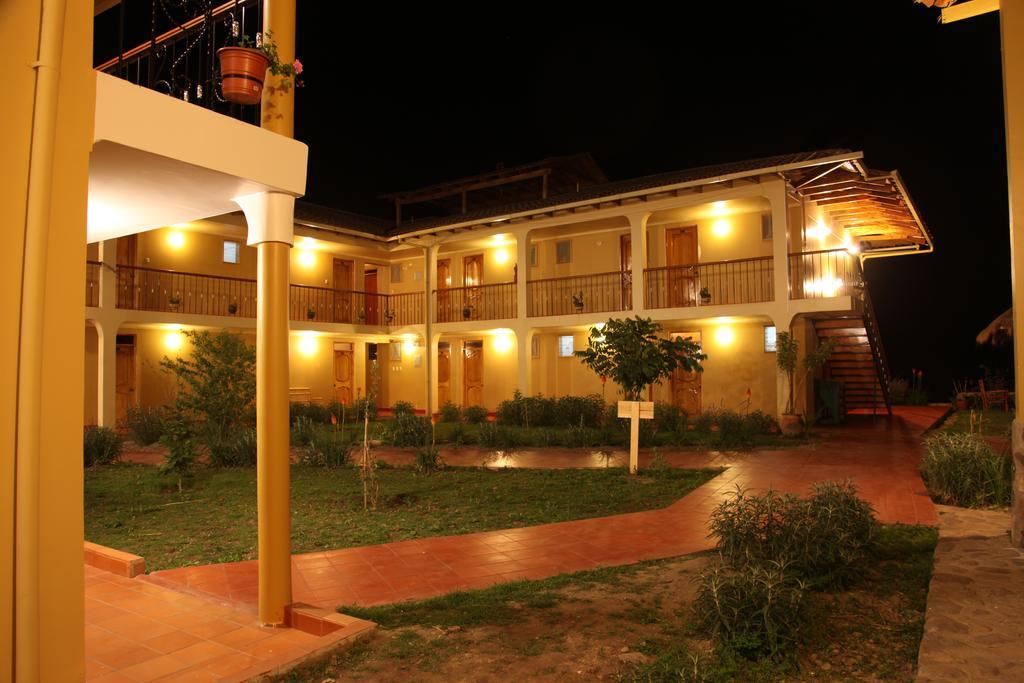 Tunupa Lodge Hotel أويانتيتامْبو المظهر الخارجي الصورة