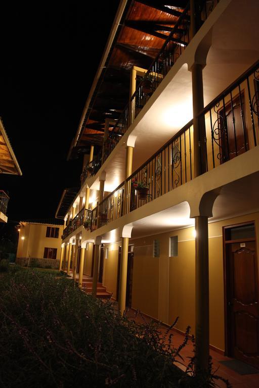 Tunupa Lodge Hotel أويانتيتامْبو المظهر الخارجي الصورة